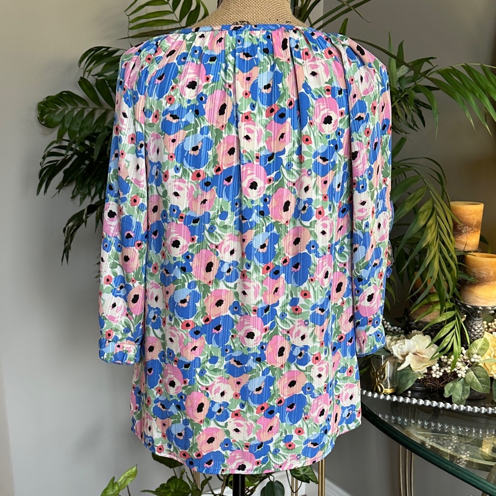 Vibrant Floral Blouse in Blue, Pink, and White - Picture 6 of 12